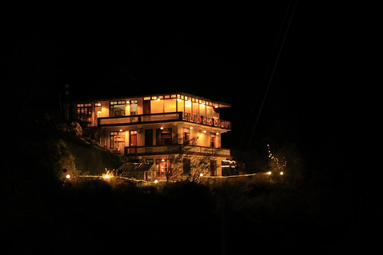 Odin Hostel Shoja Luaran gambar