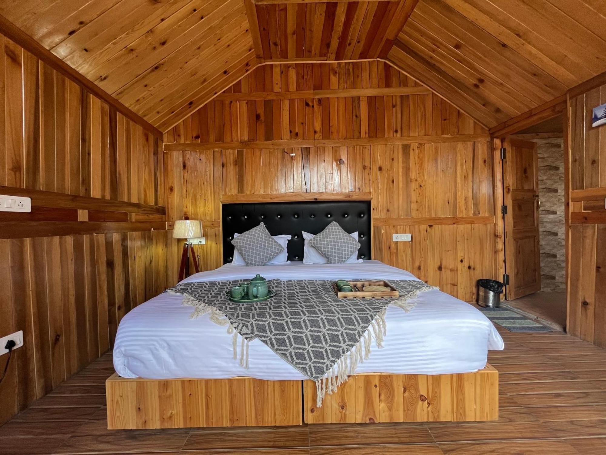 Odin Hostel Shoja Luaran gambar