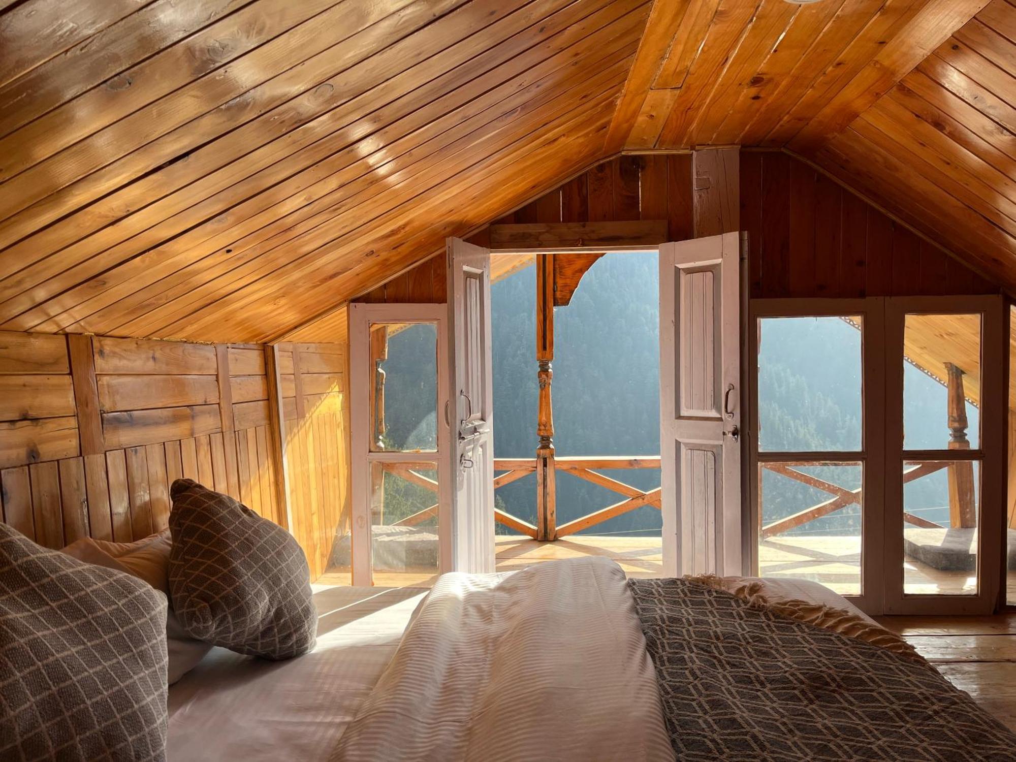 Odin Hostel Shoja Luaran gambar