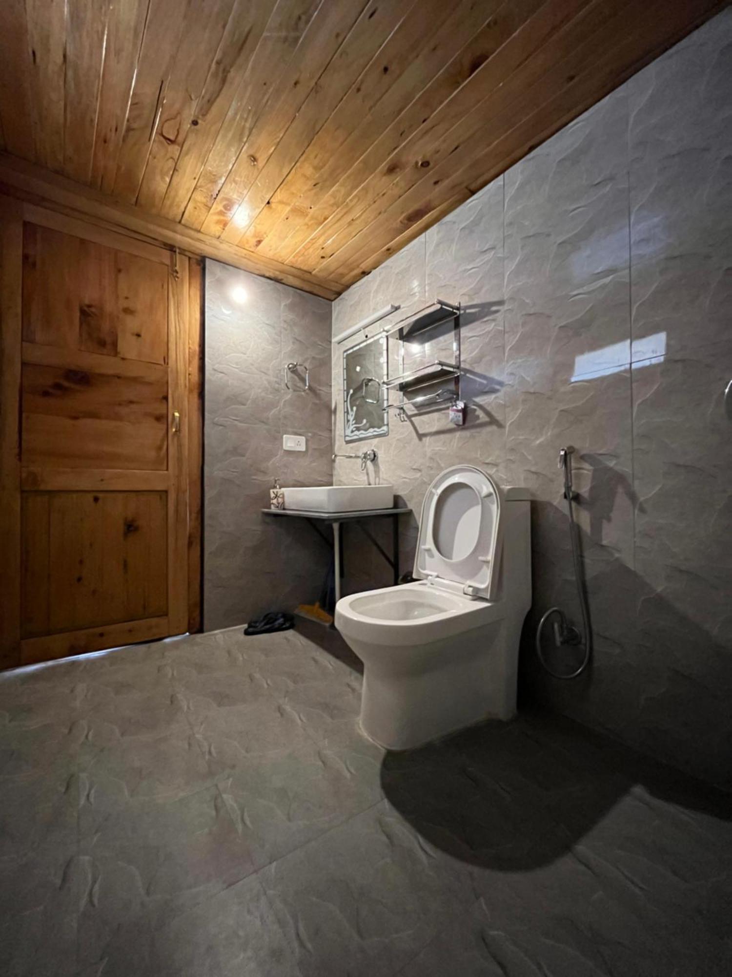Odin Hostel Shoja Luaran gambar