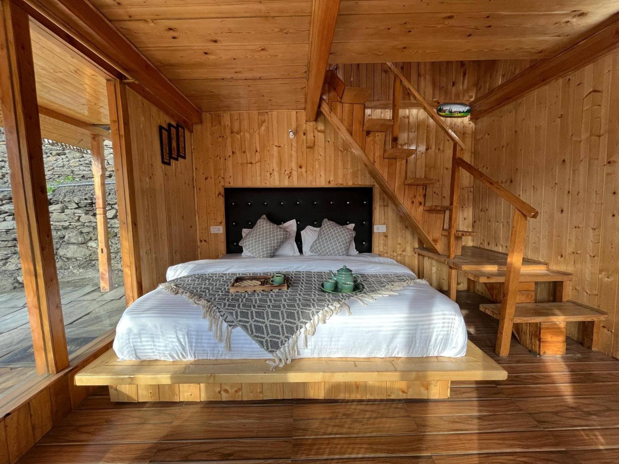 Odin Hostel Shoja Luaran gambar