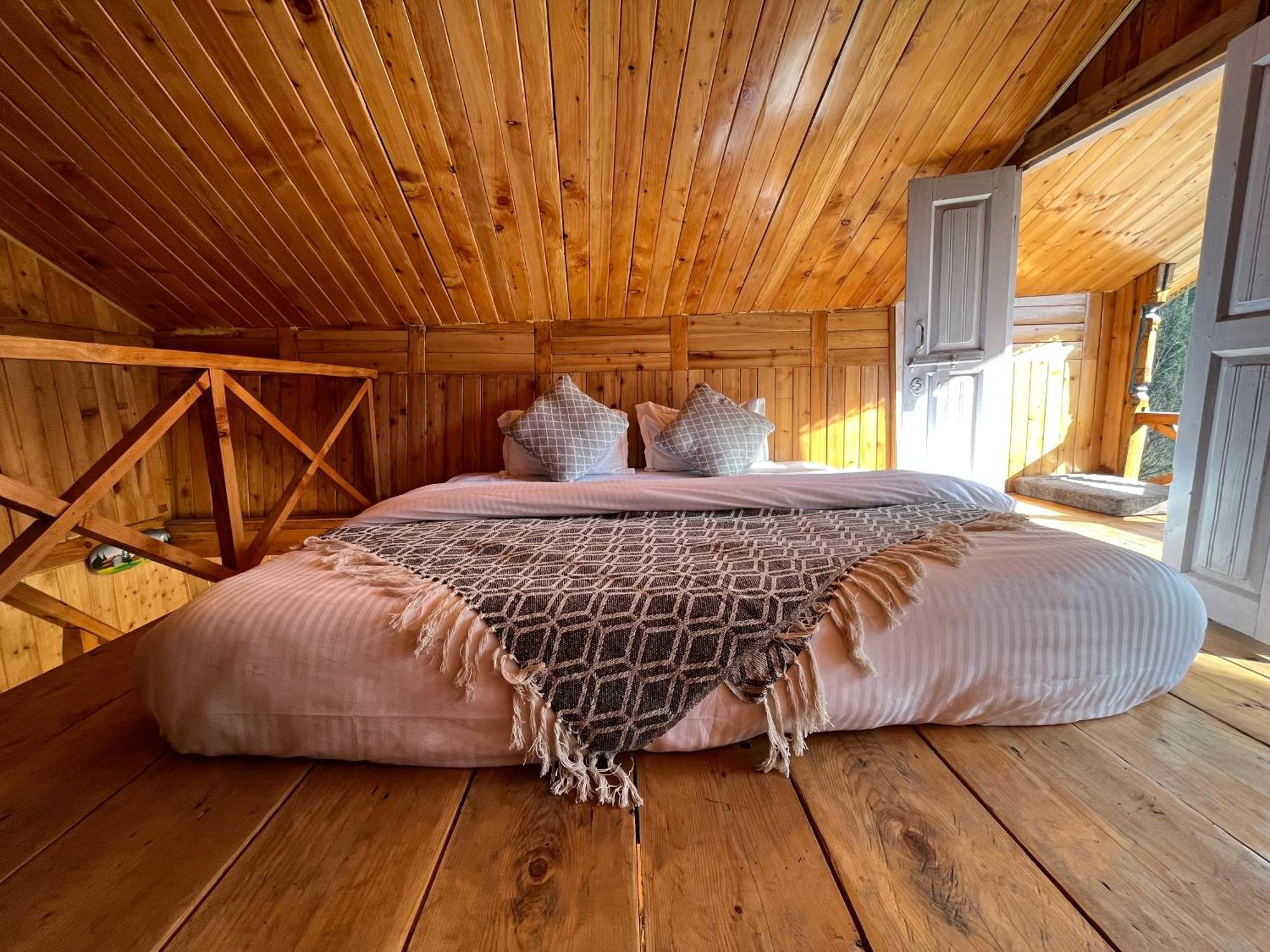 Odin Hostel Shoja Luaran gambar